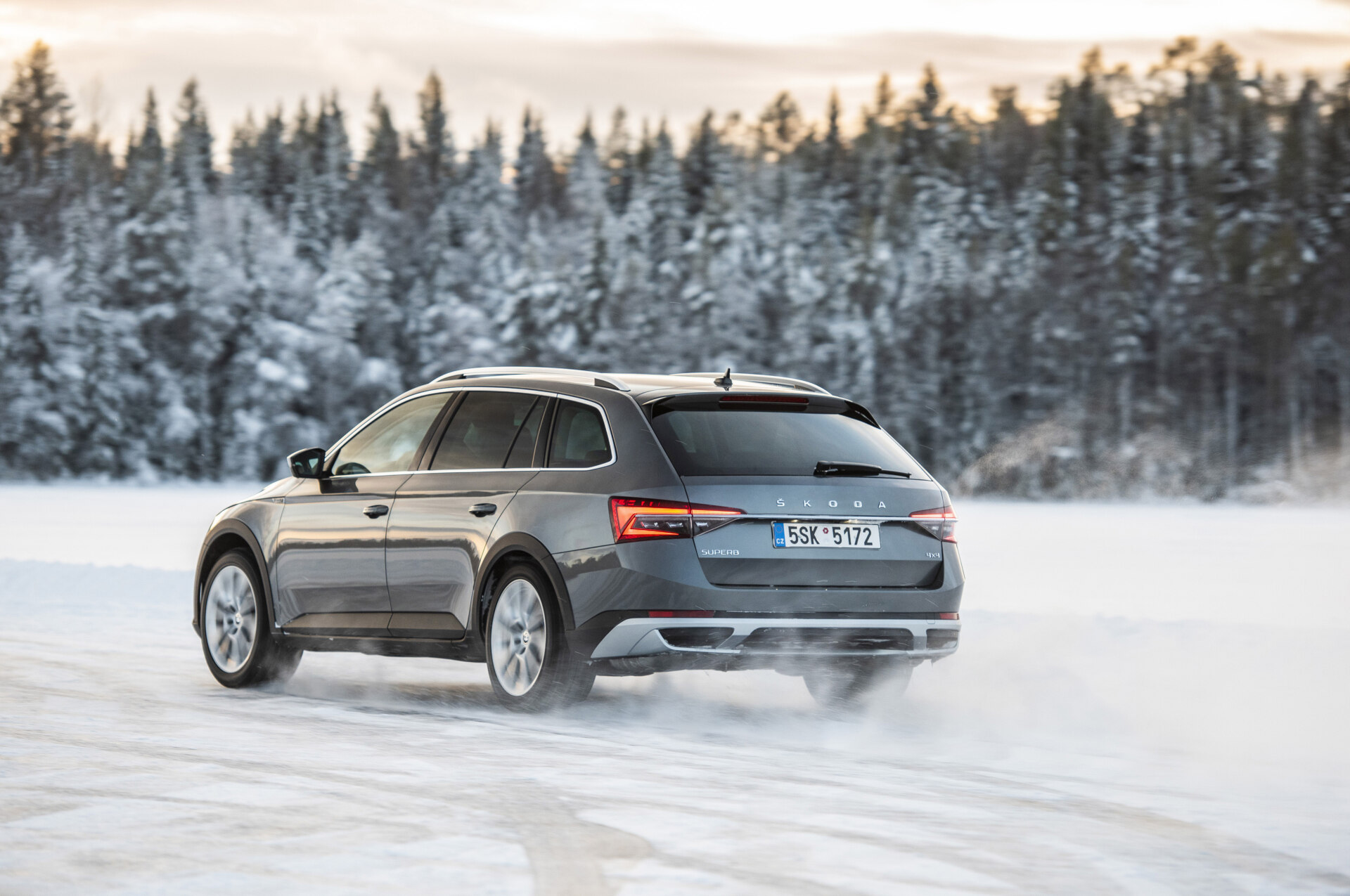 Die Reifentester heeft de eerste winterbandentest van het seizoen gepubliceerd – 215/55 R17